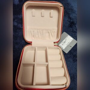 ON 34TH, MACY'S, JEWELRY CASE, RED